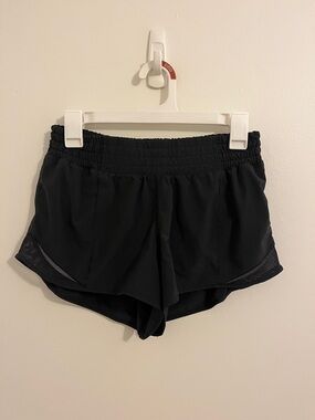 Lululemon Hotty hot high rise 2.5”